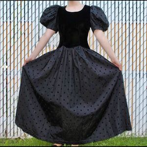 Vintage 1980s Gothic Black Velvet Snow White Dress